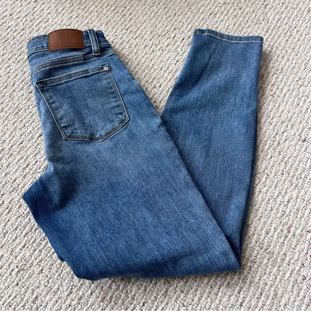 Judy Blue Medium Wash Slim Fit Jeans - Picture 2 of 9